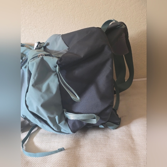 Dueter Green AIR Contact Core 45+10 SL Hiking Backpack For Women NWT.